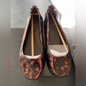 Tory Burch black and brown tortoise flat size 9